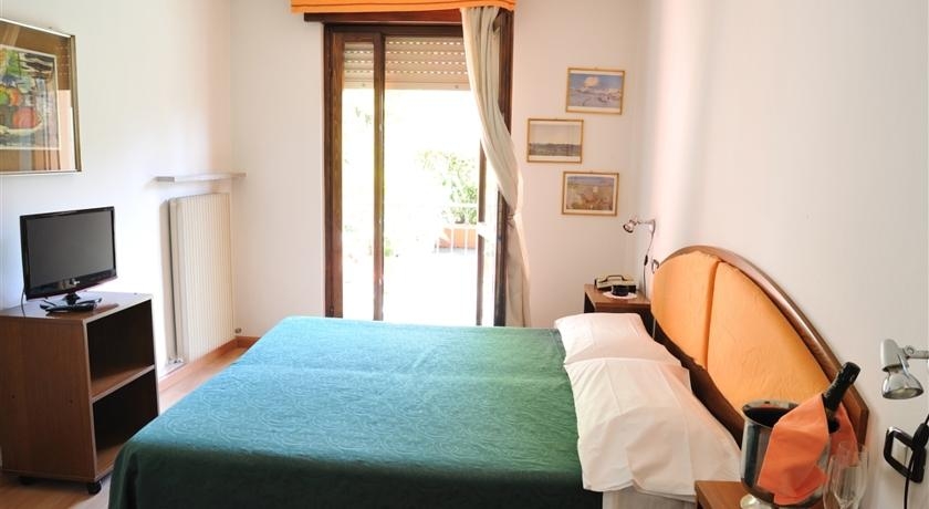 Imagen de la habitación del Hotel Sole Holiday. Foto 5