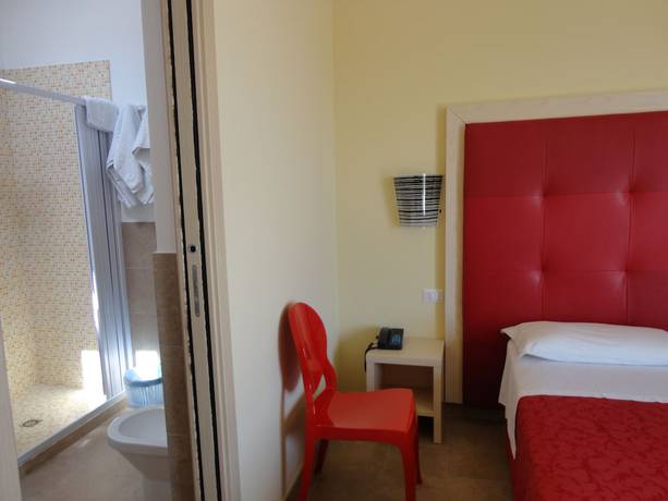 Imagen de la habitación del Hotel Sole, Lampedusa. Foto 10
