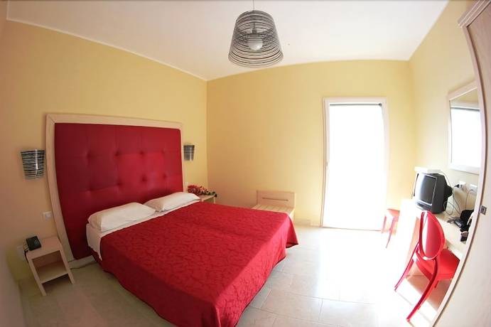 Imagen de la habitación del Hotel Sole, Lampedusa. Foto 14