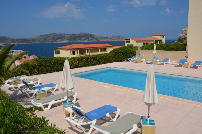 Imagen de la piscina del Hotel Sole Mare, Calvi. Foto 15