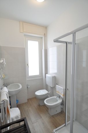 Imagen de la habitación del Hotel Sole Mare, San Remo. Foto 6