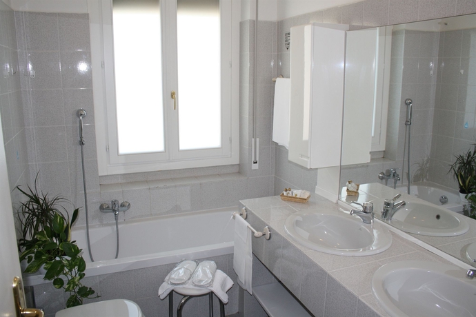 Imagen de la habitación del Hotel Sole Mare, San Remo. Foto 8