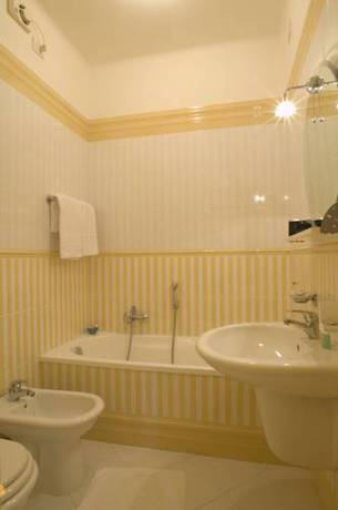 Imagen de la habitación del Hotel Sole Mare, Ventimiglia. Foto 16