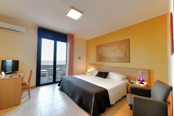 Imagen de la habitación del Hotel Sole, Montesilvano. Foto 2