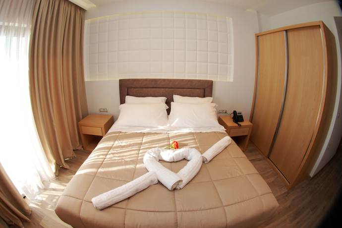 Imagen de la habitación del Hotel Sole, Sarande. Foto 7