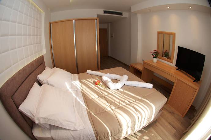 Imagen de la habitación del Hotel Sole, Sarande. Foto 11