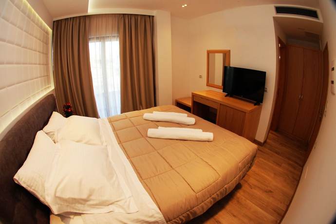 Imagen de la habitación del Hotel Sole, Sarande. Foto 16