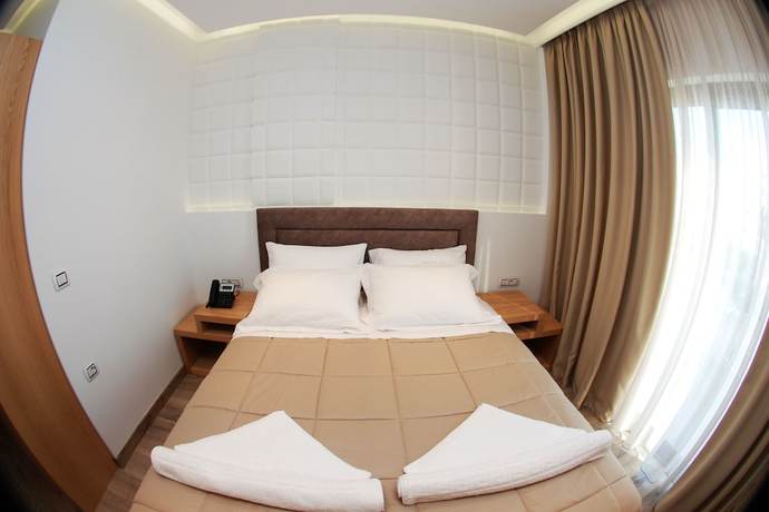 Imagen de la habitación del Hotel Sole, Sarande. Foto 20