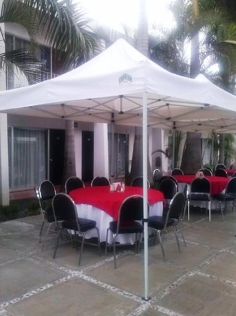 Imagen del bar/restaurante del Hotel Sol&eacute; Plaza Guadalajara. Foto 3
