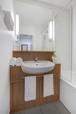 Imagen de la habitación del Hotel Sol&eacute;o Prado. Foto 6