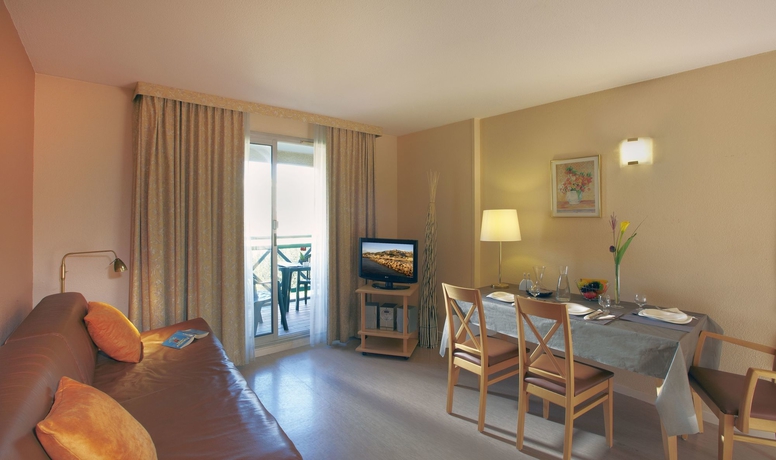 Imagen de los interiores del Hotel Sol&eacute;o Prado. Foto 12