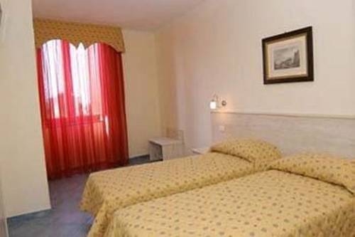 Imagen general del Hotel Soleluna. Foto 4