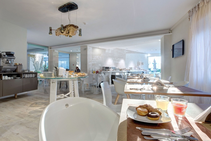 Imagen del bar/restaurante del Hotel Solemare, Milano Marittima. Foto 10