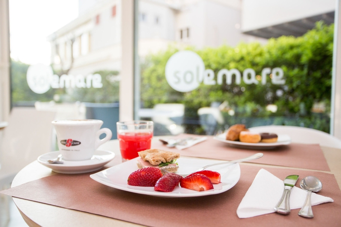 Imagen del bar/restaurante del Hotel Solemare, Milano Marittima. Foto 11