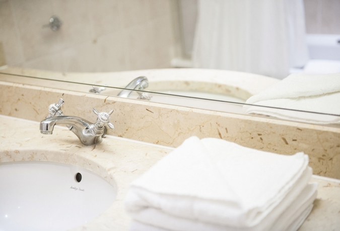 Imagen de la habitación del Hotel Solent And Spa. Foto 11