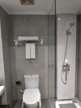 Imagen de la habitación del Hotel Solia Yosodipuro Solo. Foto 11