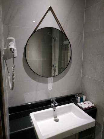 Imagen de la habitación del Hotel Solia Yosodipuro Solo. Foto 12