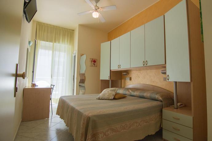 Imagen de la habitación del Hotel Solidea. Foto 3