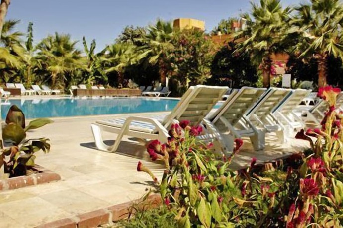 Imagen de la piscina del Hotel Solim. Foto 19