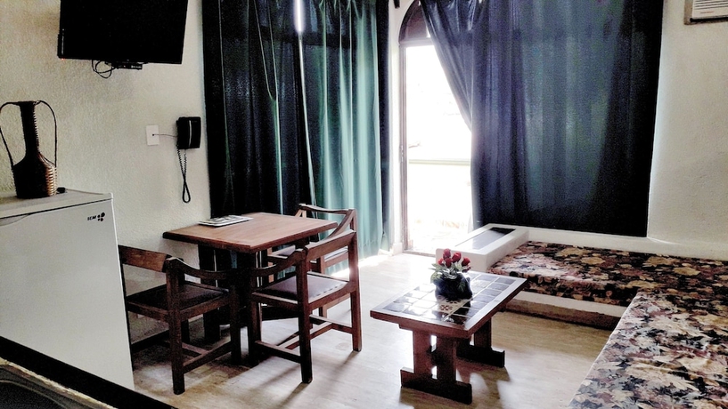 Imagen de la habitación del Hotel Solimar Inn Suites. Foto 3