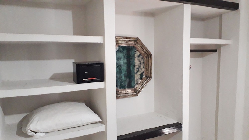 Imagen de la habitación del Hotel Solimar Inn Suites. Foto 8