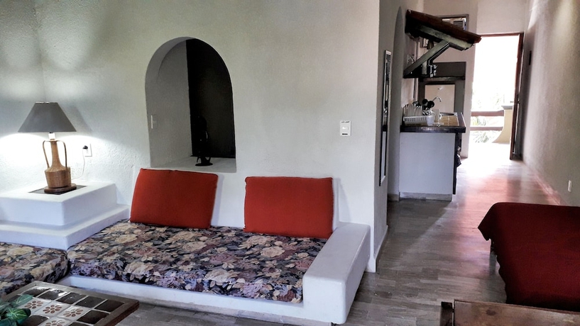 Imagen de la habitación del Hotel Solimar Inn Suites. Foto 10