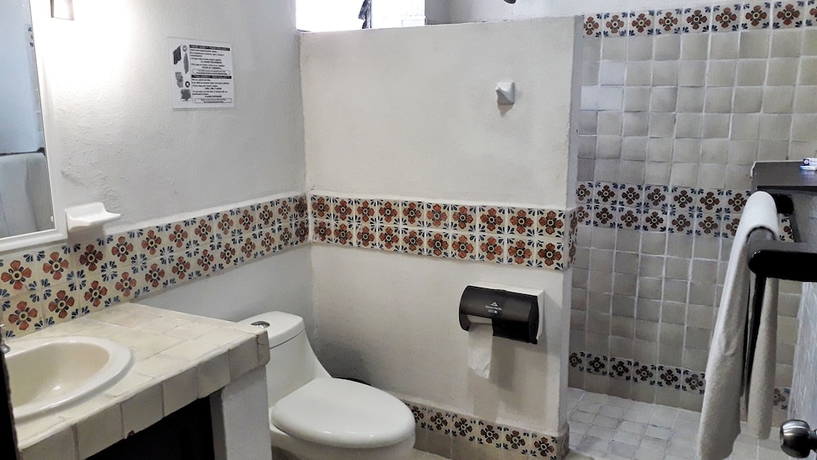 Imagen de la habitación del Hotel Solimar Inn Suites. Foto 16