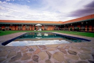 Imagen de la piscina del Hotel Solitaire Country Lodges. Foto 2
