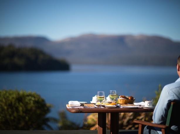 Imagen del bar/restaurante del Hotel Solitaire Lodge. Foto 4