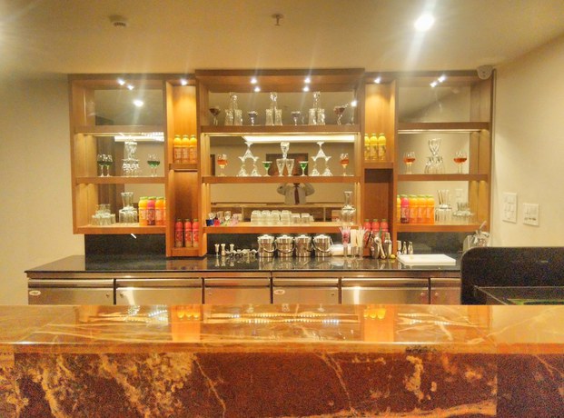 Imagen del bar/restaurante del Hotel Solitaire, Raipur. Foto 5