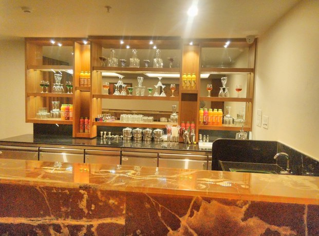 Imagen del bar/restaurante del Hotel Solitaire, Raipur. Foto 6