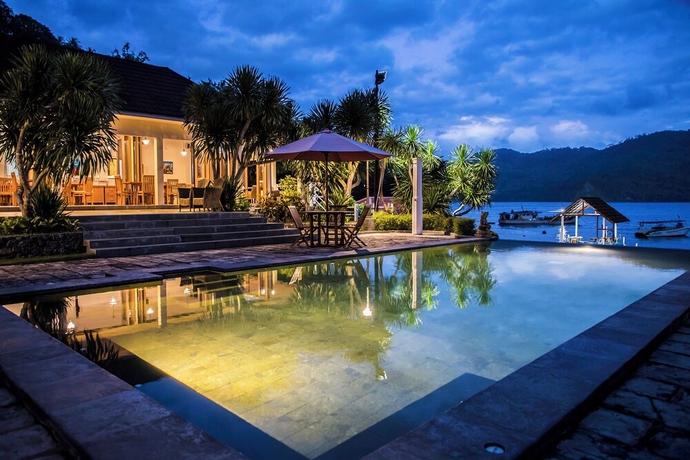 Imagen de la piscina del Hotel Solitude Lembeh Resort. Foto 14