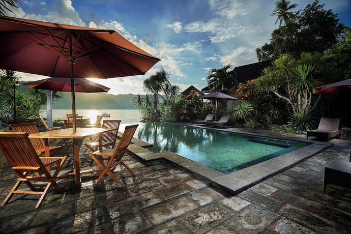 Imagen de la piscina del Hotel Solitude Lembeh Resort. Foto 15