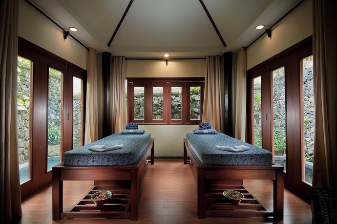 Imagen de la piscina del Hotel Solitude Lembeh Resort. Foto 16