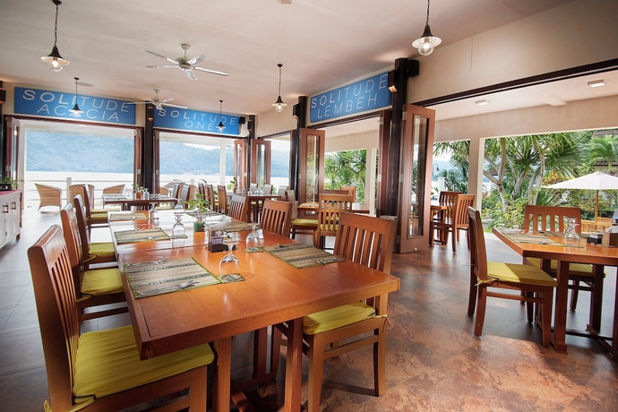 Imagen del bar/restaurante del Hotel Solitude Lembeh Resort. Foto 3