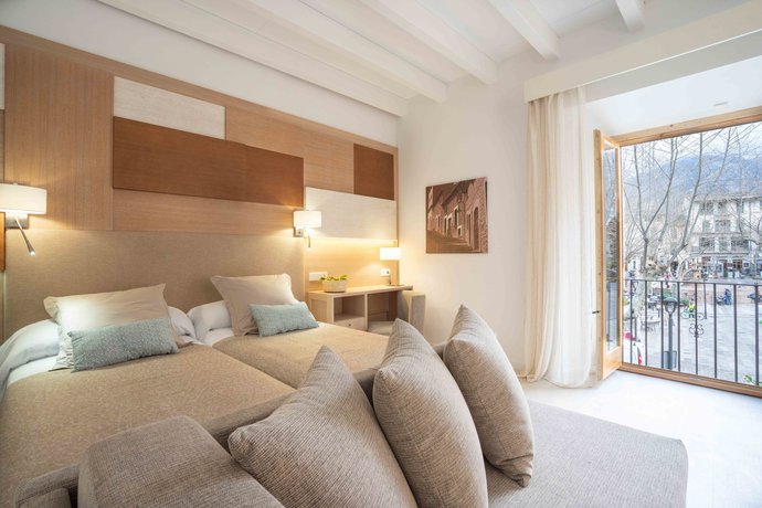 Imagen de la habitación del Hotel Soller Plaza. Foto 10