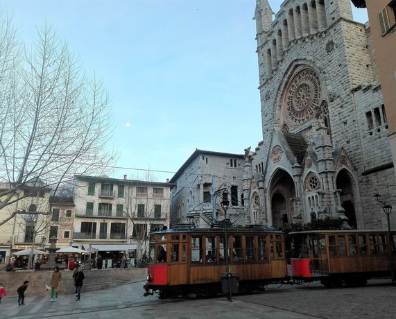 Imagen de la habitación del Hotel Soller Plaza. Foto 12