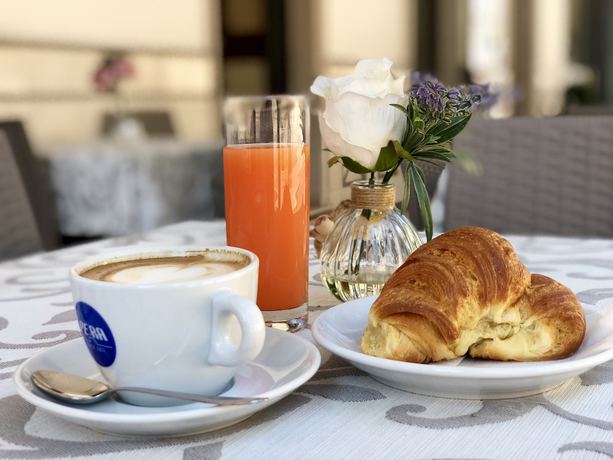 Imagen del bar/restaurante del Hotel Sollievo. Foto 7