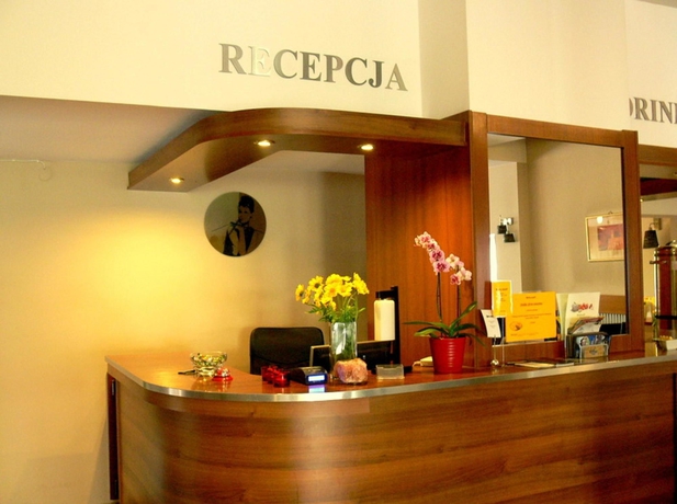 Imagen del bar/restaurante del Hotel Solny. Foto 4