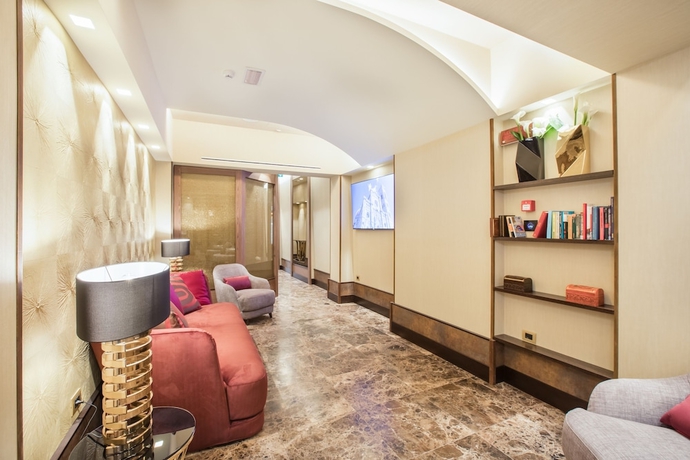 Imagen de los interiores del Hotel Solo Experience. Foto 15