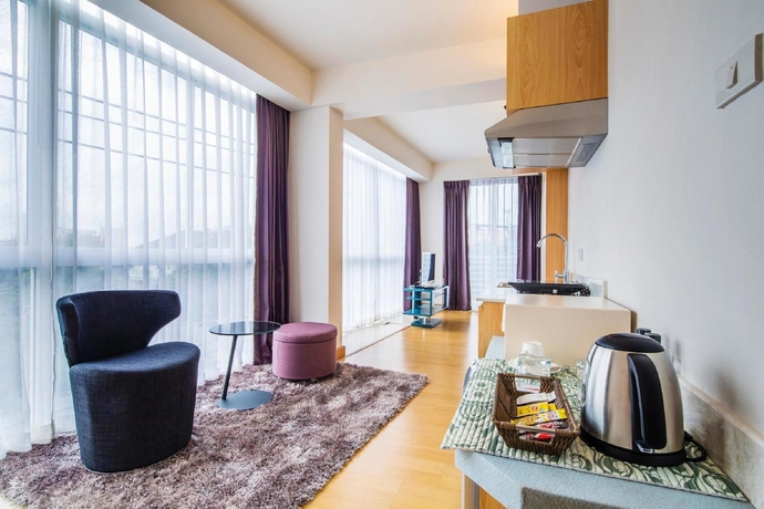 Imagen de los interiores del Hotel Solo Express Sukhumvit 81. Foto 16