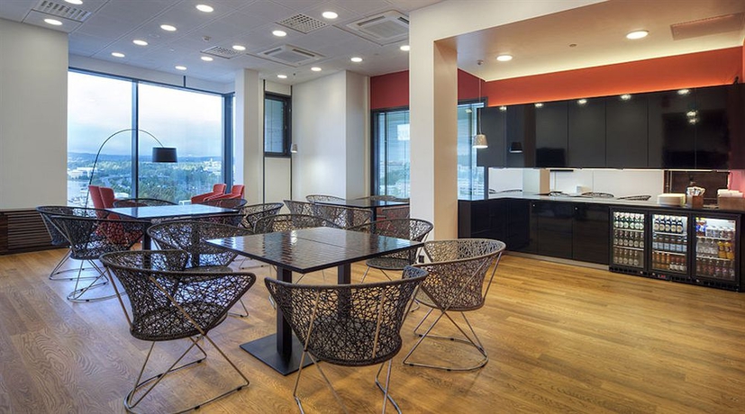 Imagen del bar/restaurante del Hotel Solo Sokos Paviljonki. Foto 5