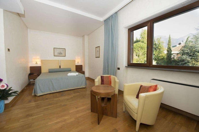 Imagen de la habitación del Hotel Solofra Palace Resorts. Foto 12