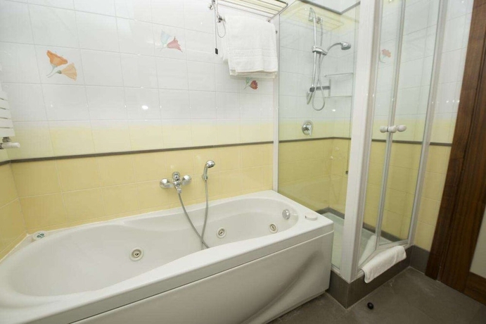 Imagen de la habitación del Hotel Solofra Palace Resorts. Foto 14