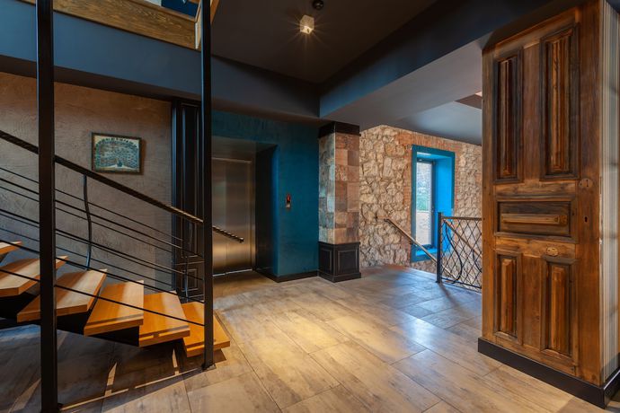 Imagen de los interiores del Hotel Solomon. Foto 17