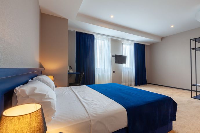 Imagen de la habitación del Hotel Solomon. Foto 12