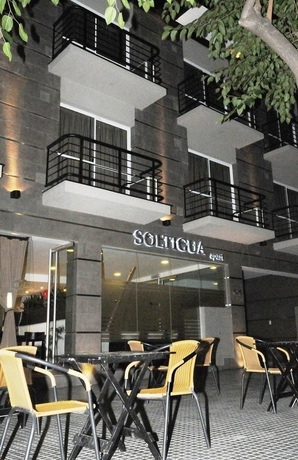 Imagen de los exteriores del Hotel Soltigua Apart Mendoza. Foto 10