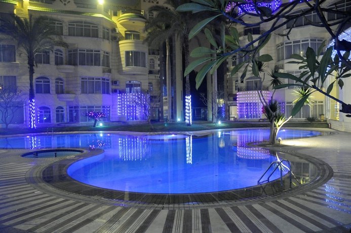 Imagen de la piscina del Hotel Soluxe Cairo. Foto 14