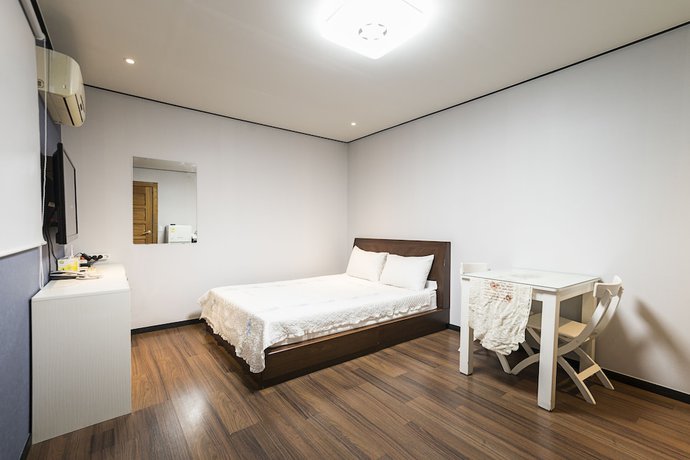 Imagen de la habitación del Hotel Solveige Pension. Foto 7