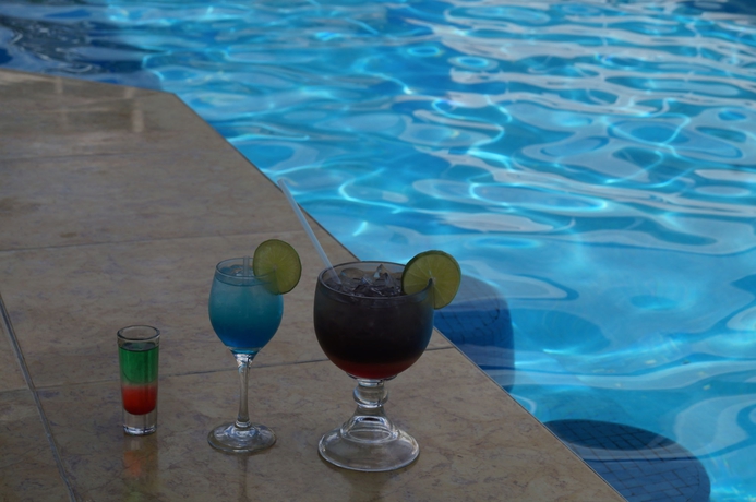 Imagen de la piscina del Hotel Solymar Cancun Beach Resort. Foto 6